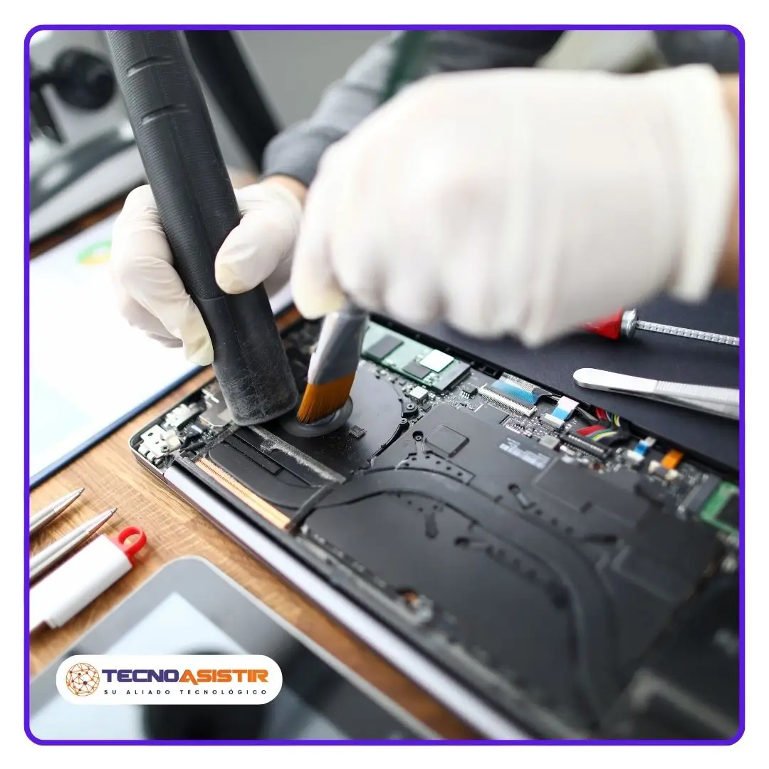 Técnicos capacitados para Limpieza Interna y Externa de Computadores.